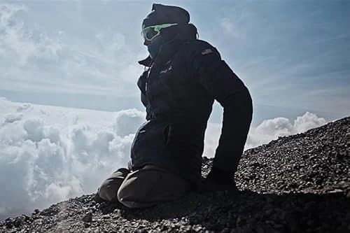 The Ascent film posteri